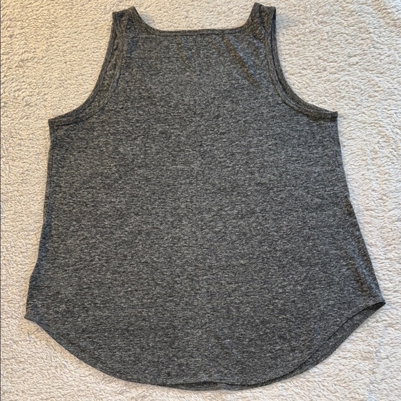 ๐ 2-Piece Womenโs T-Shirt Bundle โ Size Large - Picture 6 of 10